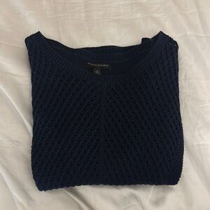 Woman’s banana republic top